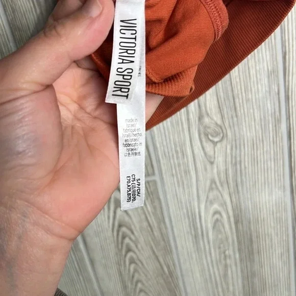 Women’s Victoria Secret Sport Bra Size Small - Picture 4 of 4